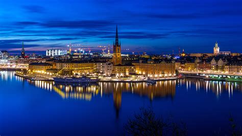 9 p.m. et/pt in sweden|PT to Stockholm, Sweden .